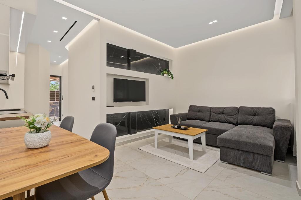 Marble and Onyx Luxury Suite