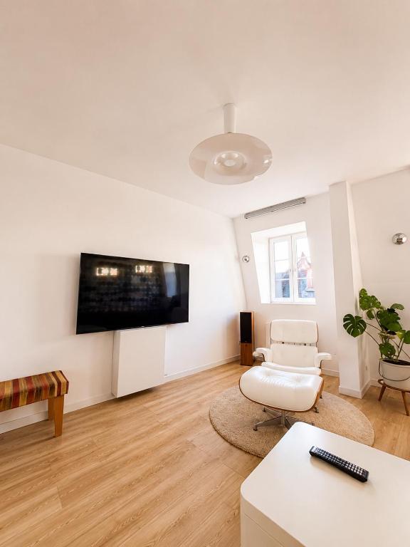 Exceptional Triplex, Design - Art, Private 360 Rooftop, 3 Bedrooms – photo 3