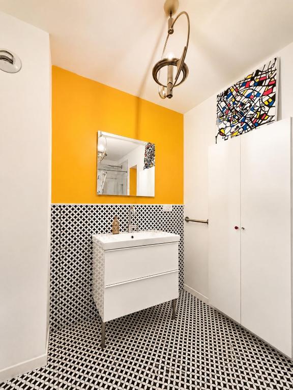 Exceptional Triplex, Design - Art, Private 360 Rooftop, 3 Bedrooms – photo 25