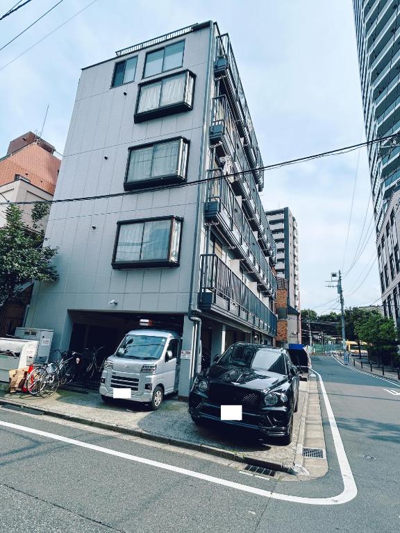 Excellent Access to Shinjuku Shibuya and Ginza 30 Seconds from Higashi Ikebukuro Station Steps from Sunshine City Fully Equipped Comfortable Studio for Up to 3 Guests
