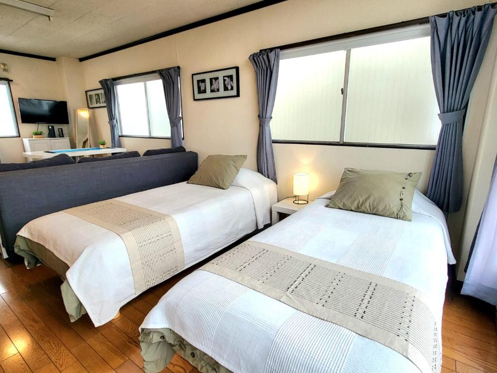 2 Units in 1 Listing near Nakano CBD and Broadway
