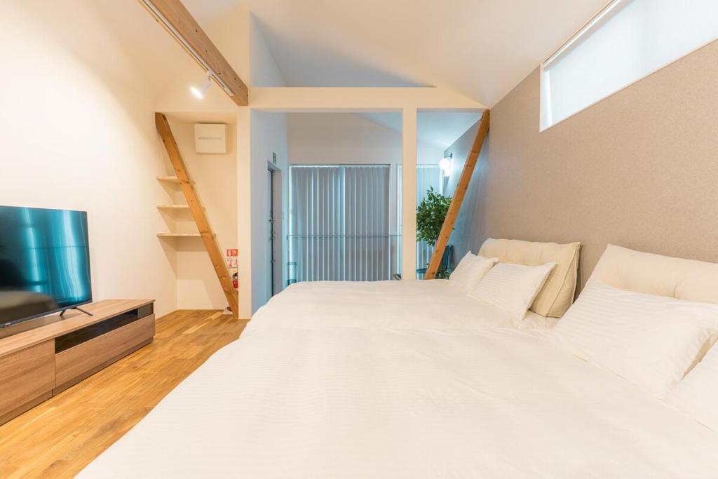 Direct Airport & Namba USJ Access Private Stay