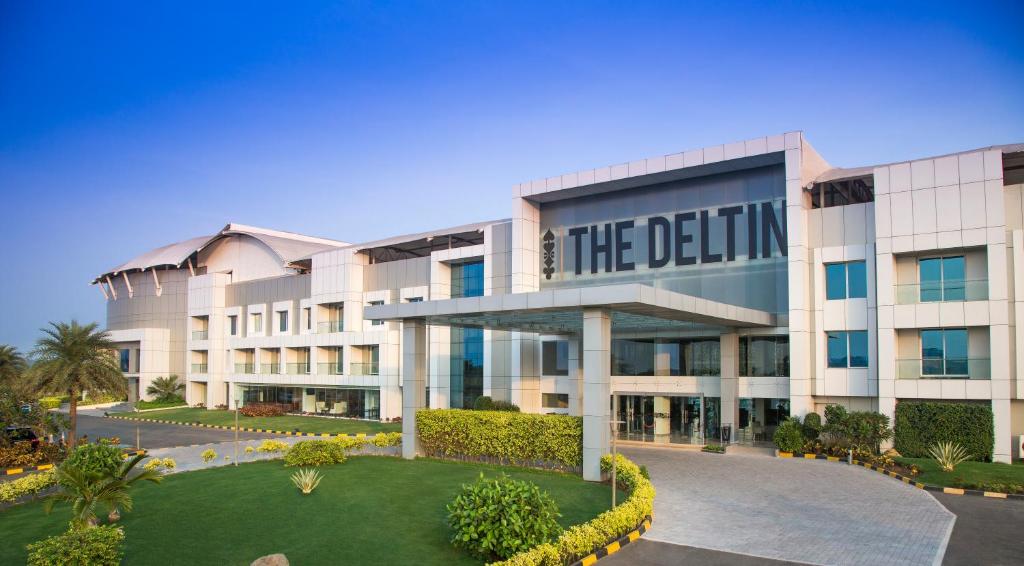un montage du bâtiment de détlin dans l'établissement The Deltin, à Daman