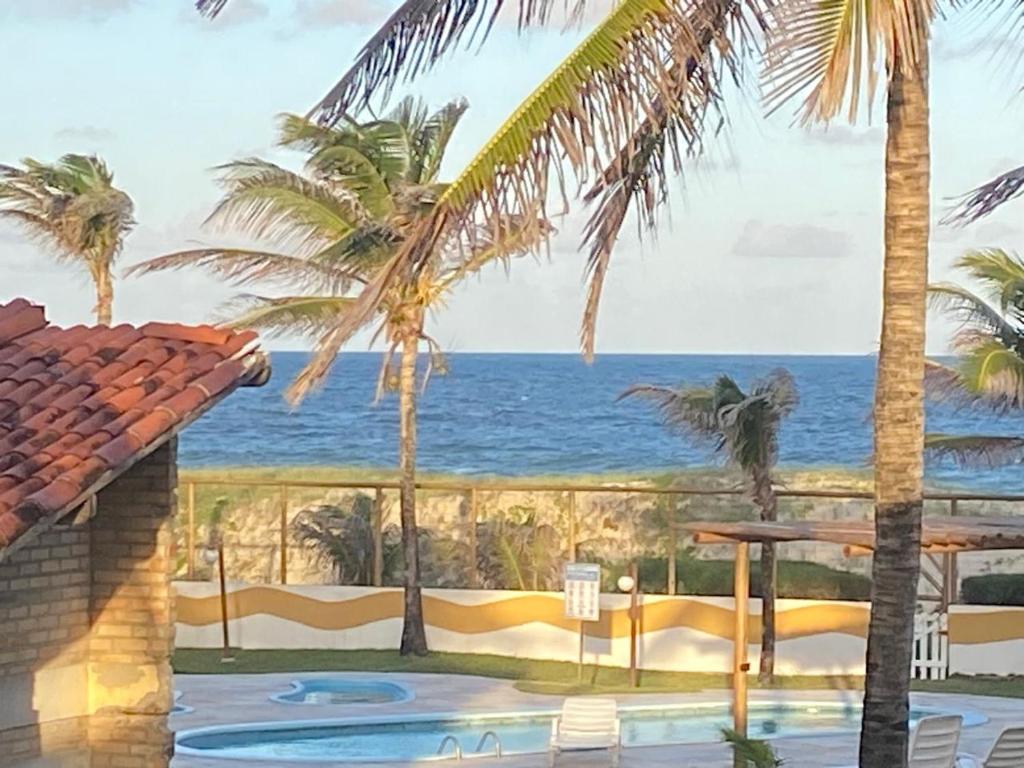 a view of the ocean from a resort at Resort felicidade anexos in Extremóz