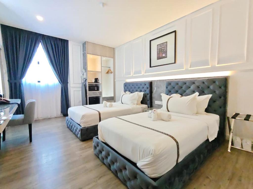 Frazel Heritage Hotel - 
