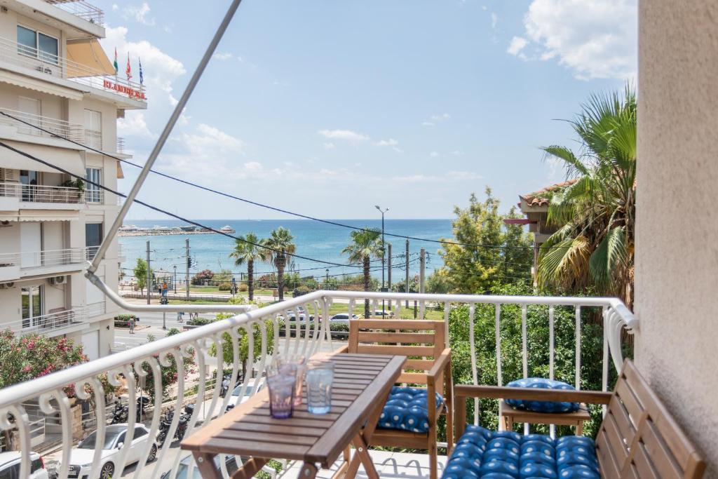 Sunny Holiday Apartment with Sea View - Steps to Edem Beach