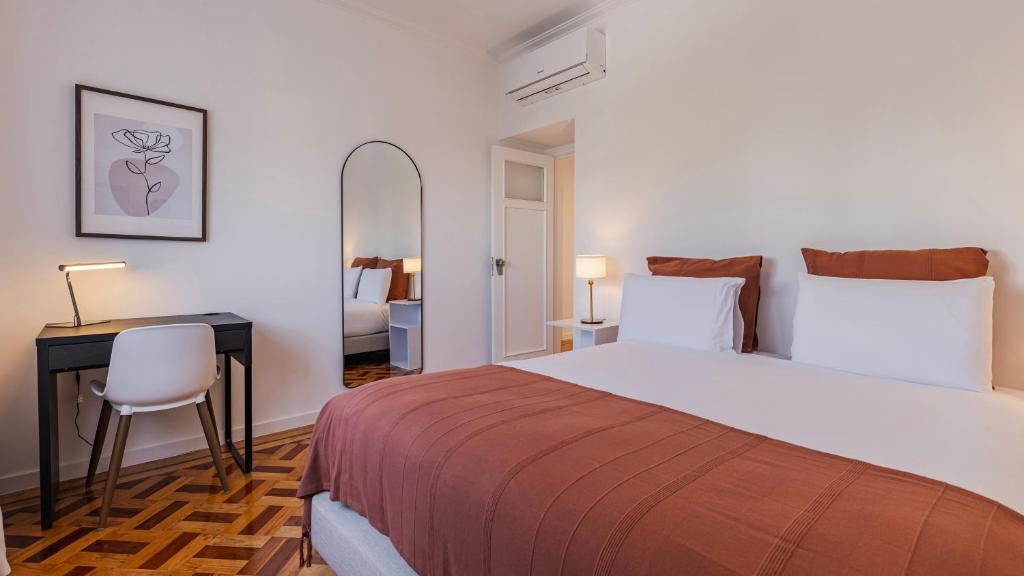 Stunning 3BDR Flat with Balcony & AC by LovelyStay