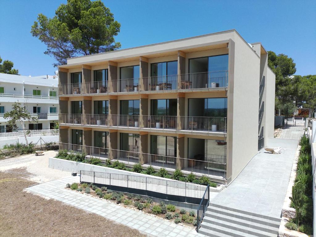 an image of an apartment building at Apartamentos Can Pitet in Es Pujols