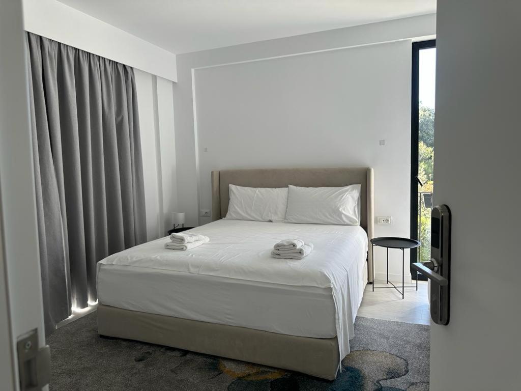 Beachfront · Private Beach Swiss Rivage Hotel - Camera Doppia Con Vista Montagna