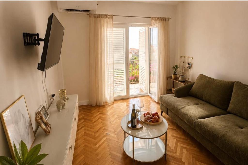 Milka 2Bedroom Apartment near beach, Makarska