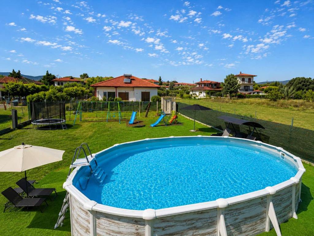Asteri Villas Nea Kalikratia by BookVillaEU