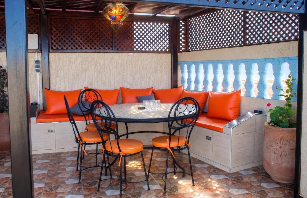 Charming Apartment in Mirleft with Balcony and Parking. - Housity