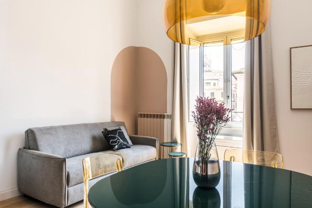 The Best Rent - Bright one-bedroom apartment in Via del Tritone