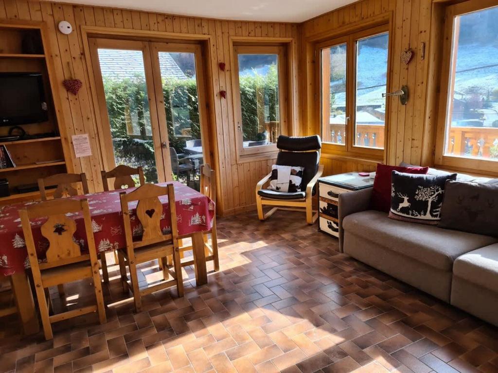 Beautiful Views Good Location Easy Ski Access