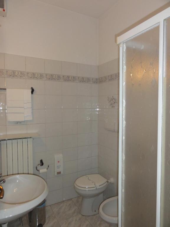 Koupelna v ubytování Albergo Ristorante Grigna