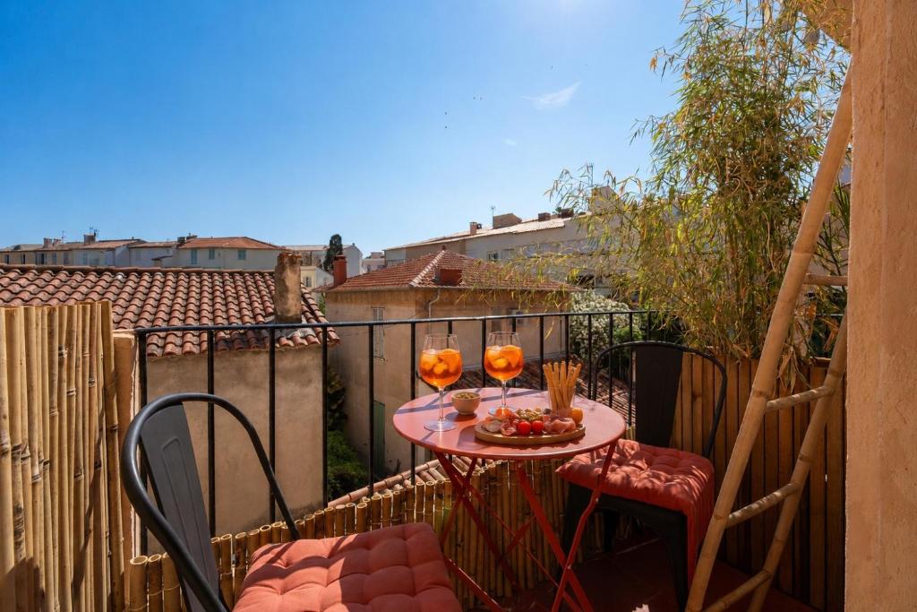 Le Vintage - Avec balcon au cœur du Vieil Antibes