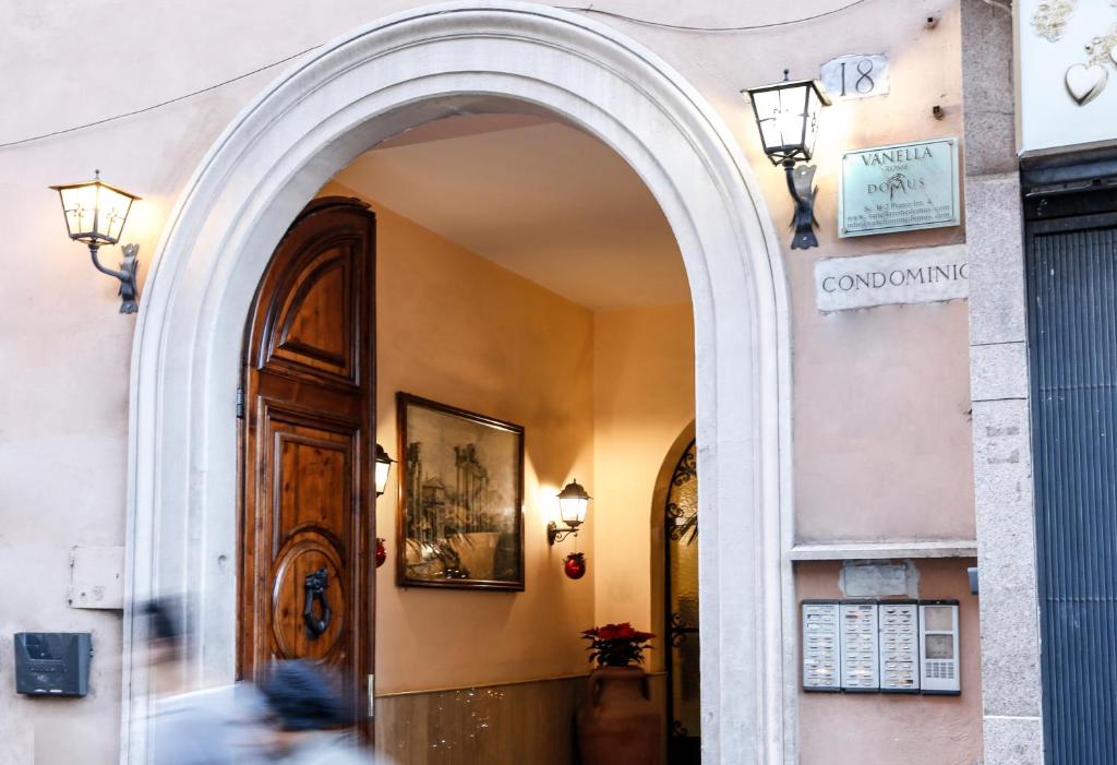 Fasada lub wejście do obiektu Vanella Rome Domus