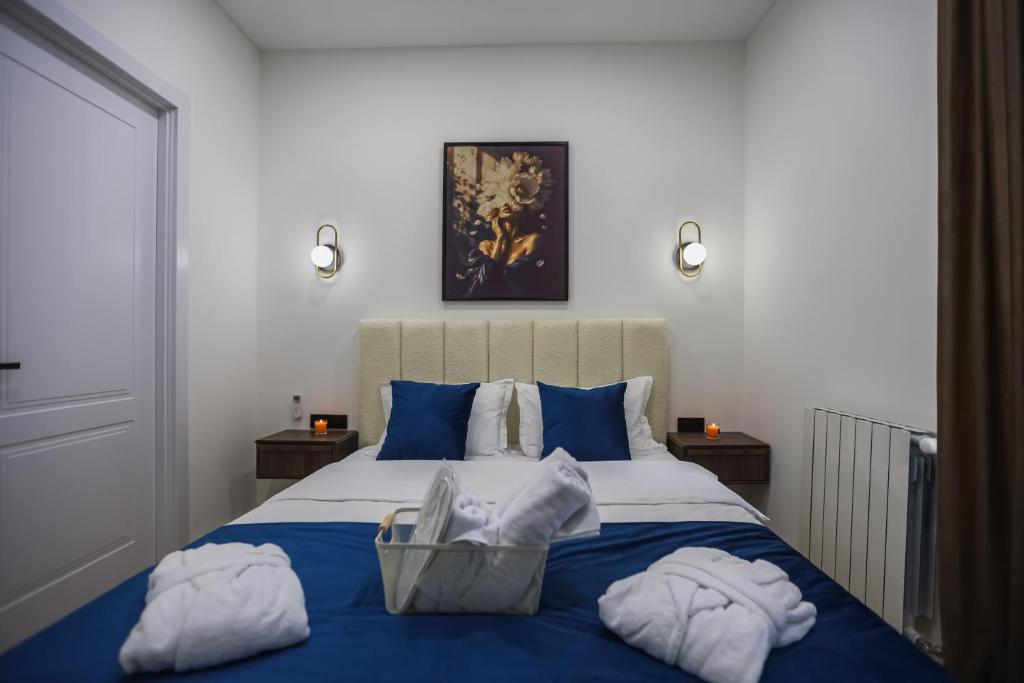 فضای داخلی Orbeliani Luxury Suite Jacuzzi And Cinema در تفلیس - تصویر ۳