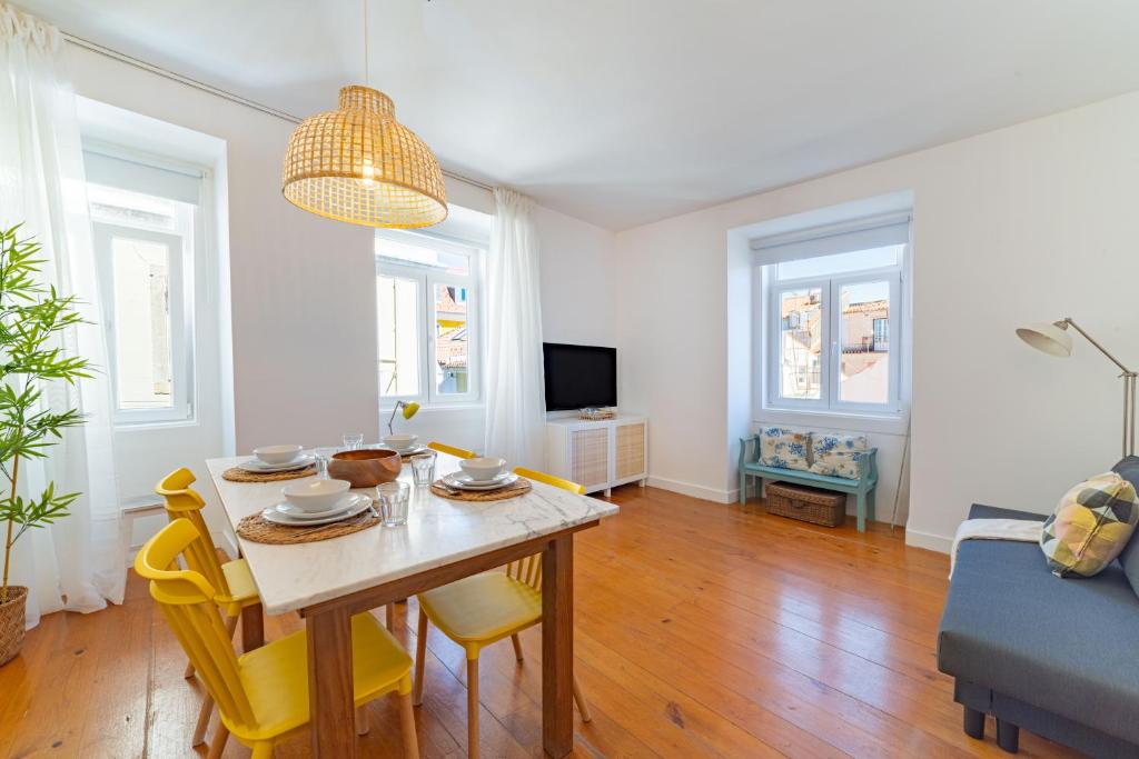 Cozy & Modern Apt In Historic Center Of Lisbon