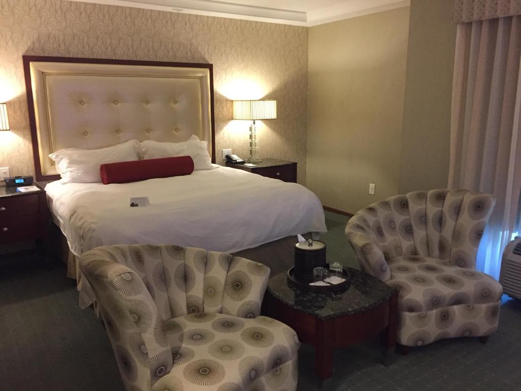Town & Country Inn and Suites - 