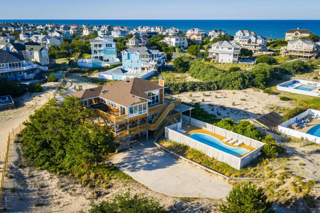 Coastal Luxe Near the Beach with Pool & Hot Tub