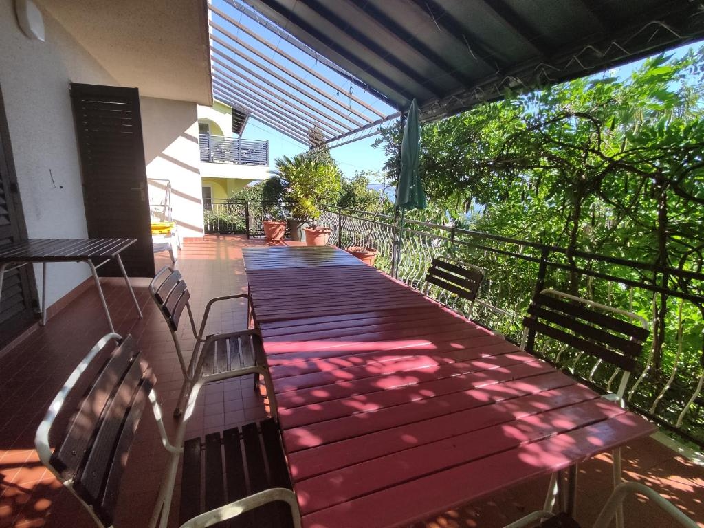 Very big cheap apartment for big families very close to Sea, 3Air-Conditiners