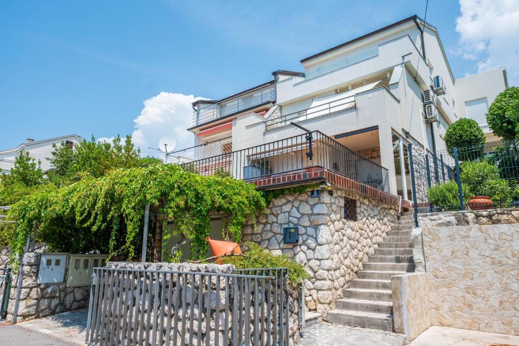 Apartment Nikol