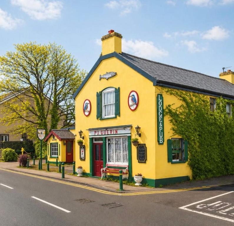 Kingfisher Lodge & Pub - Housity