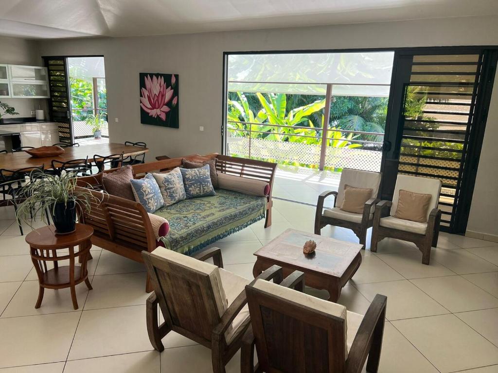 Maison au Bord de l'eau Tautira Beach House Waterfront House - photo 3 - Tahiti, Polynésie
