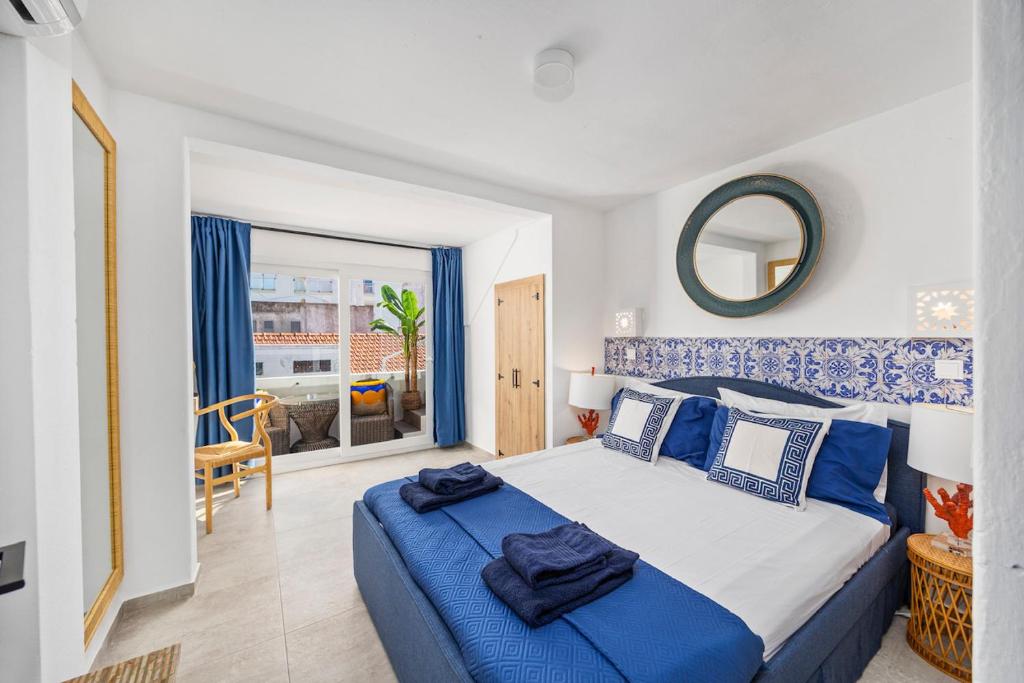Promenade Townhouse- RoofTerrace 3BR near beaches