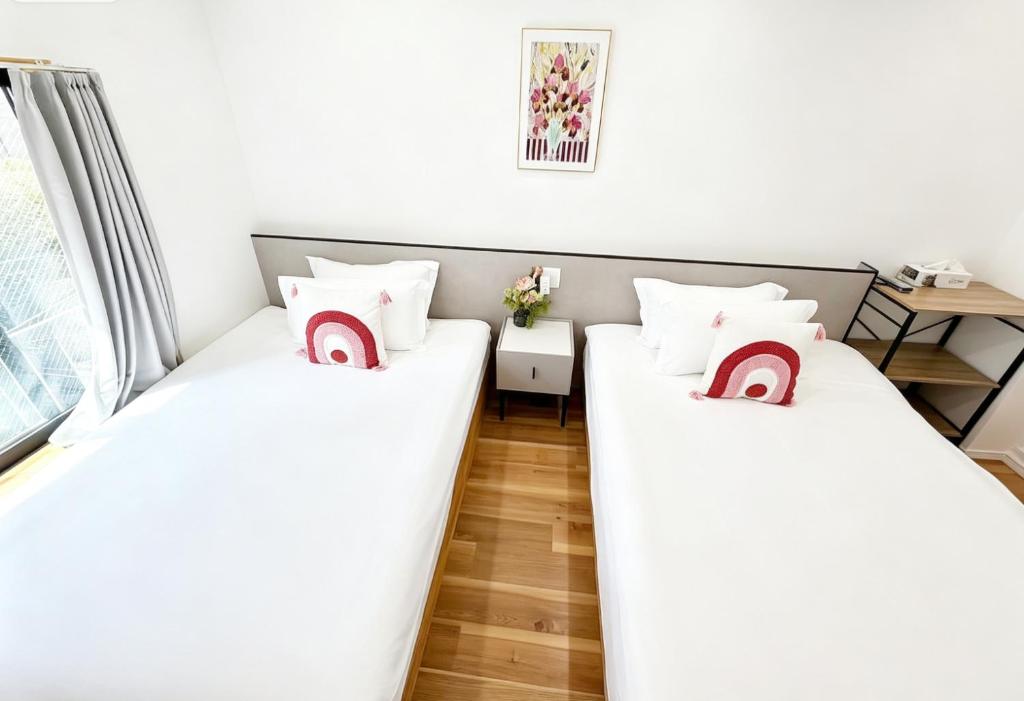 浅草花日美居 Asakusa Hanahi 302 Twin Room 4 min walk to Sensoji Temple Direct access to Narita Haneda Airport