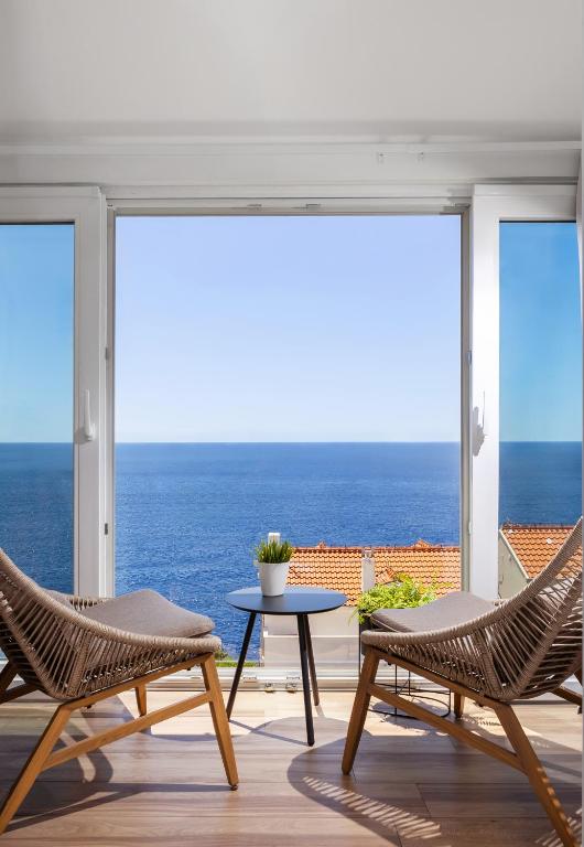 Apartment Seven
