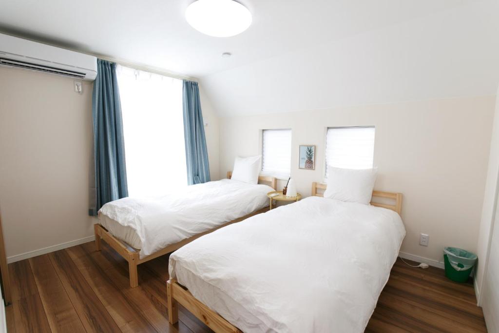 YT2198 Spacious Three Level 4BR Entire Home Kanamecho 8 Min Near Ikebukuro Free Parking Rooftop Terrace Sleeps 8