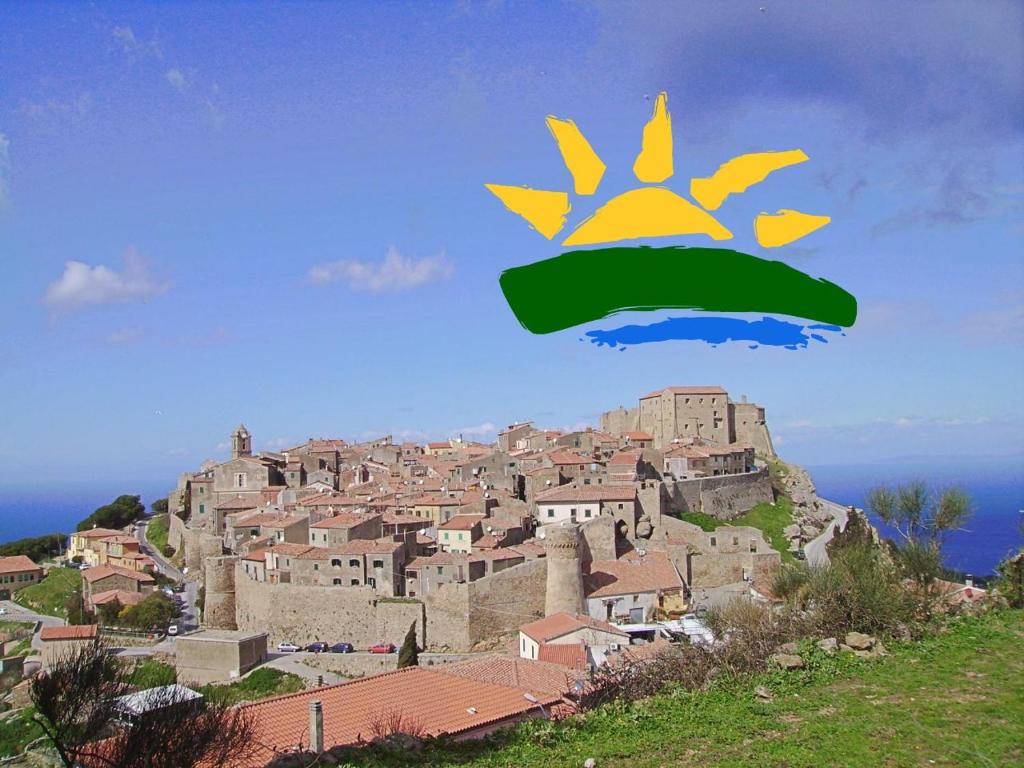 a view of a town on top of a castle at Ammiraglio Giglio Castello in Isola del Giglio
