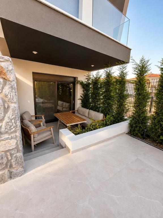 Evion Chalet by Raya