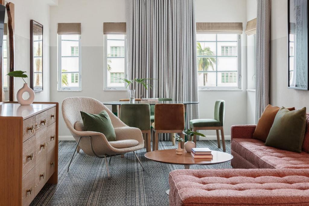 Kimpton Surfcomber Hotel, an IHG Hotel - 
