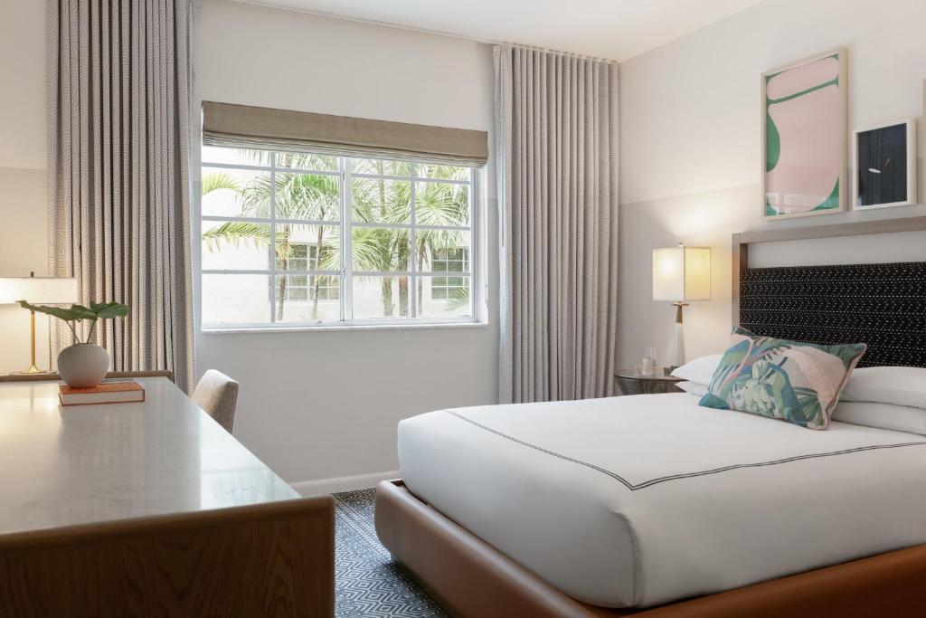 Kimpton Surfcomber Hotel, an IHG Hotel - 