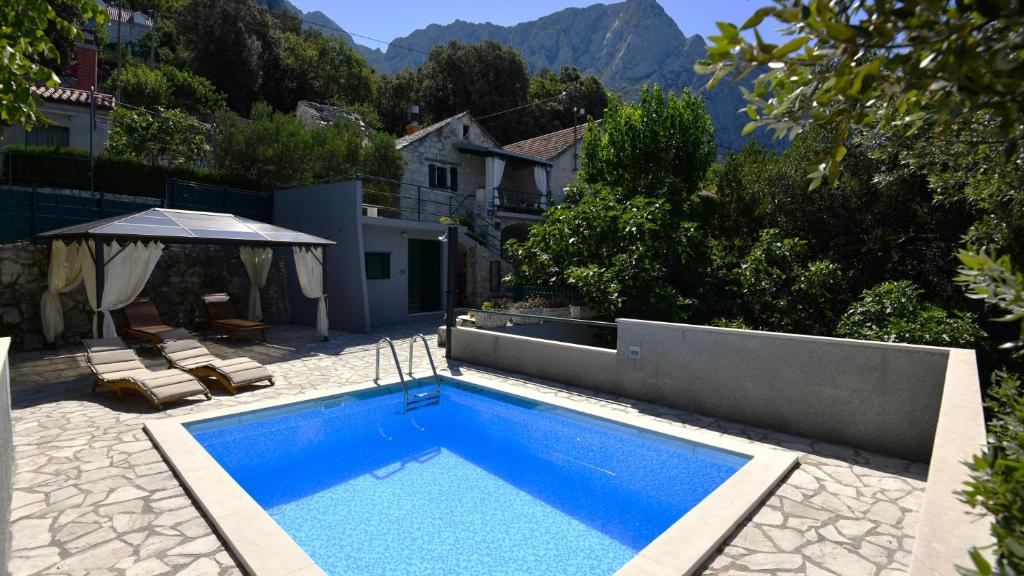 Holiday Home Volat -Baska Voda by Villas Guide