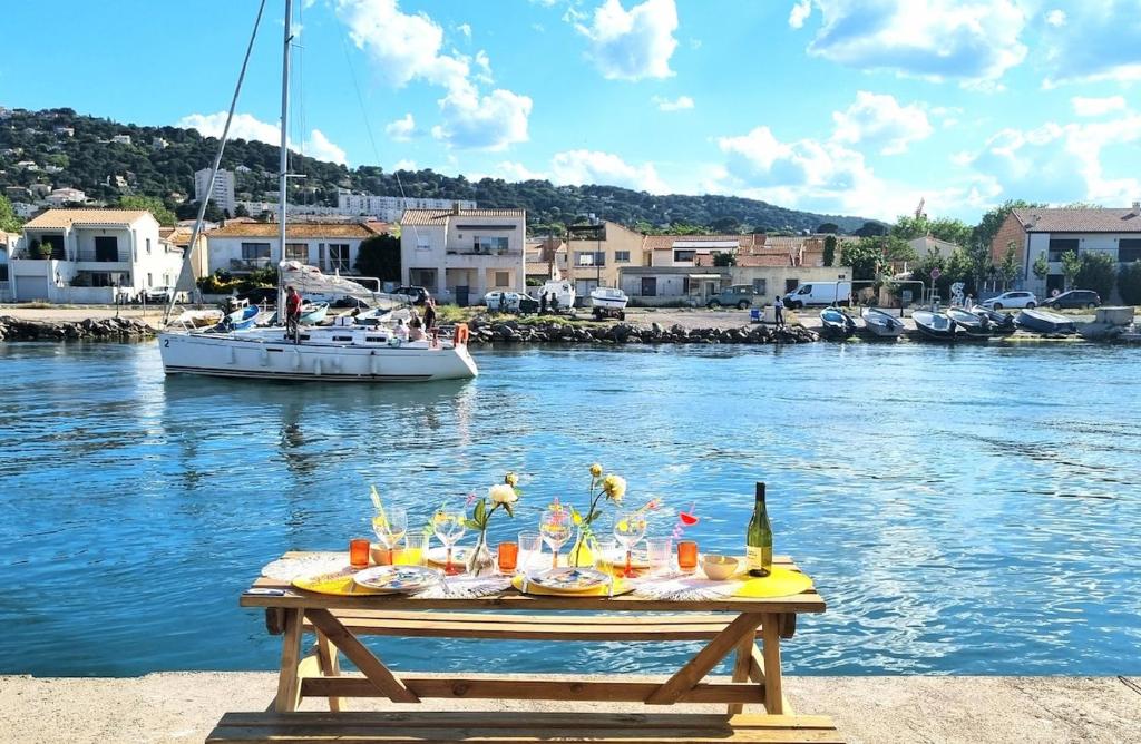 LE BARREUR Maison Authentique Sètoise La pointe Courte, Bord de Mer, Climatisée, Parking gratuit proximité