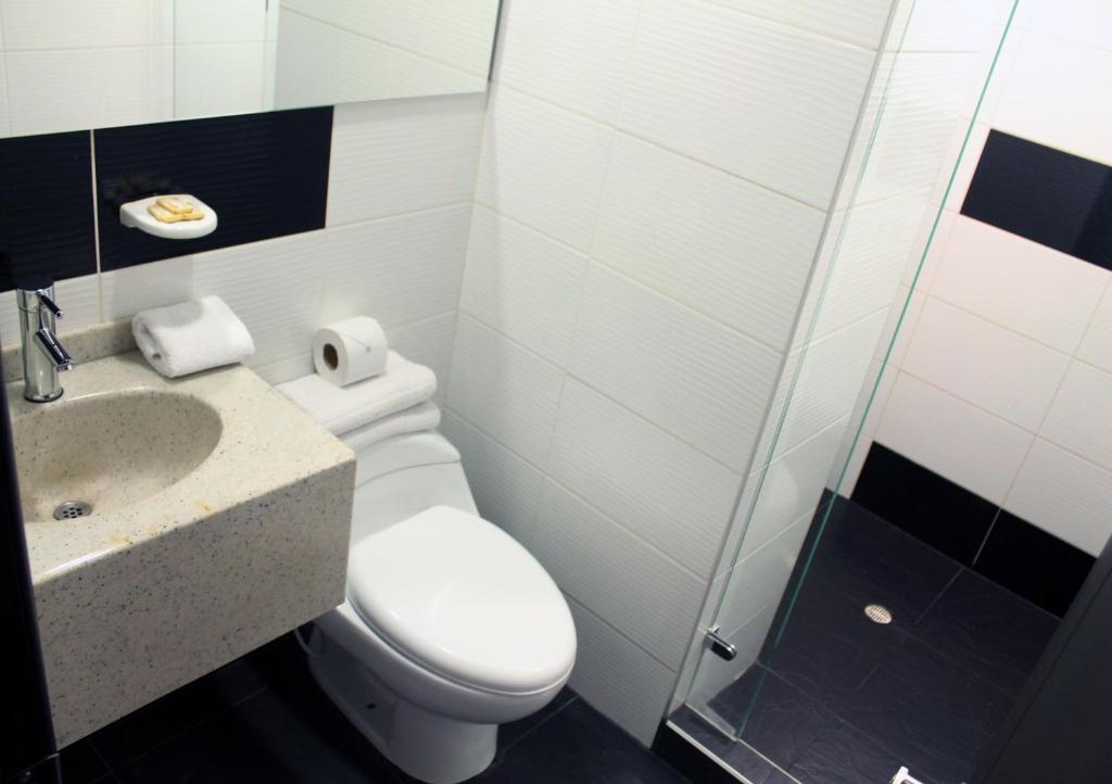 Koupelna v ubytování Hotel Radel Superior