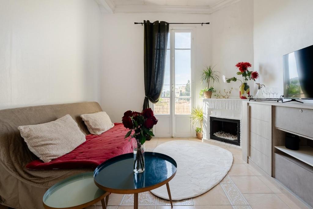 Charming house with sea view in Nice
