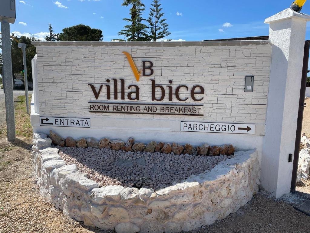 a sign for a villa bice sign for a building at Villa Bice in Pulsano