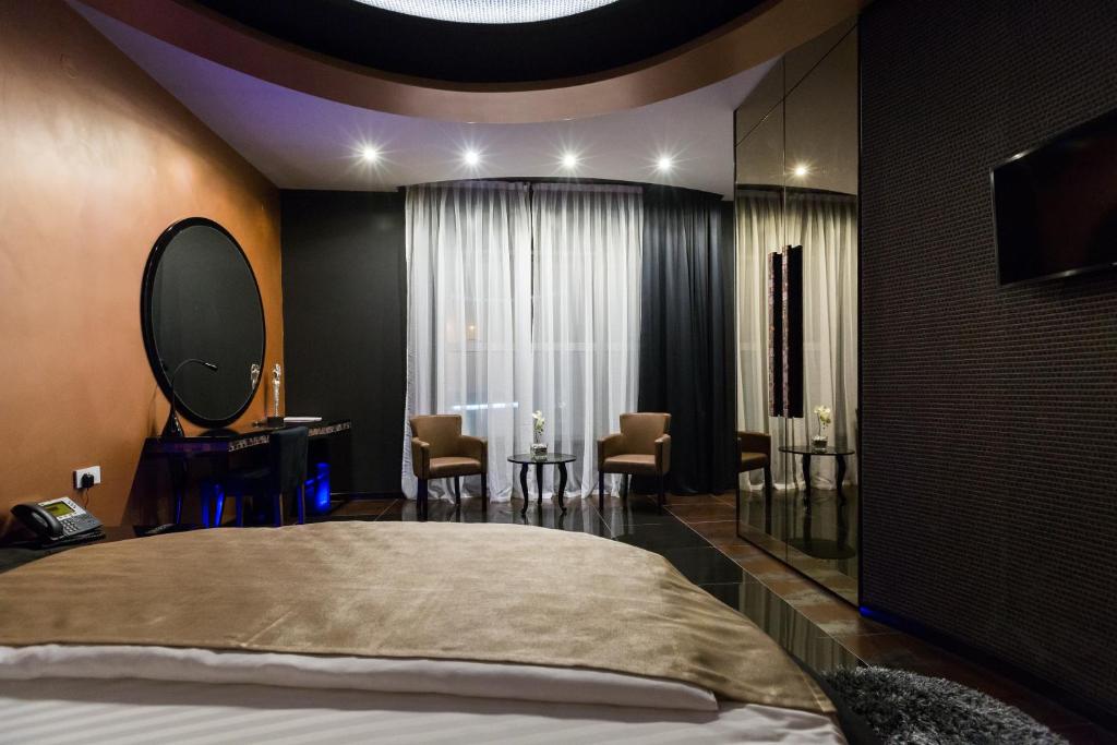 Voodi või voodid majutusasutuse Hotel Crystal Light toas