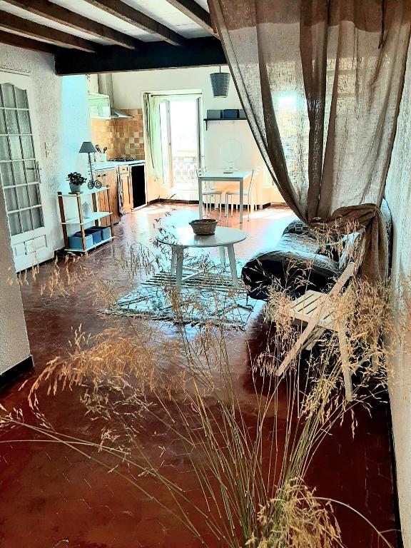 50m2 à 3 minutes à pied du Vieux-Port, Vue dégagée sur les toits