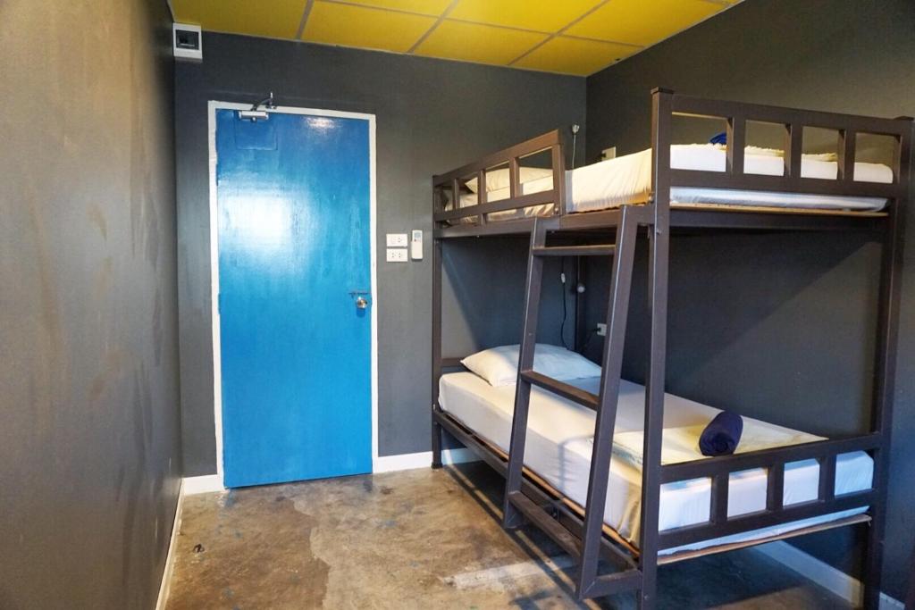 B&B House & Hostel - Dormitory Room With Fan