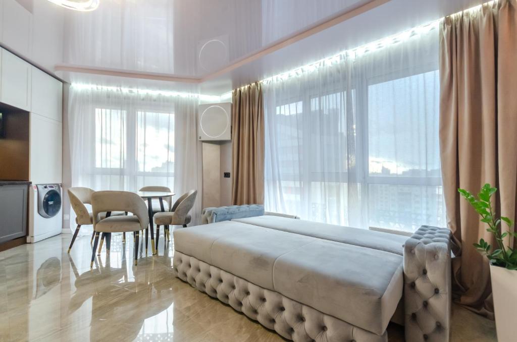 20-200 Kvartet 2-bedroom, Vasyl Lypkivskyi 16g, Kyiv, railway station, metro nearby, fantastic city view, 15 kW backup power, Petrovdim Apartment photo 2