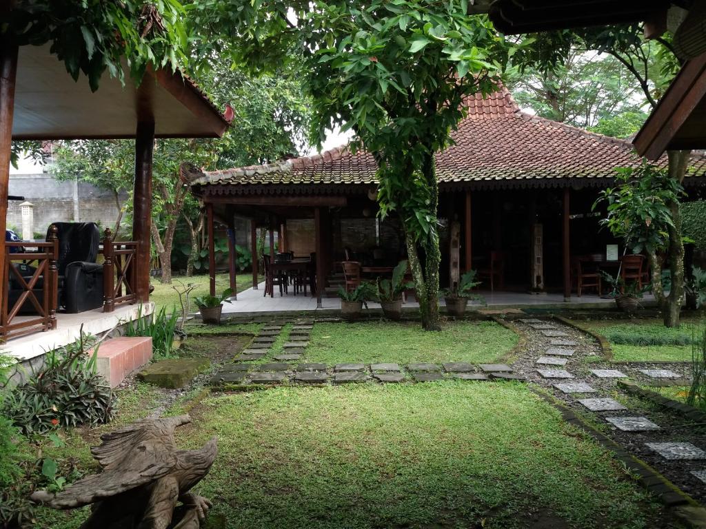 Zahrada ubytování Alam Jogja Resort Mitra RedDoorz