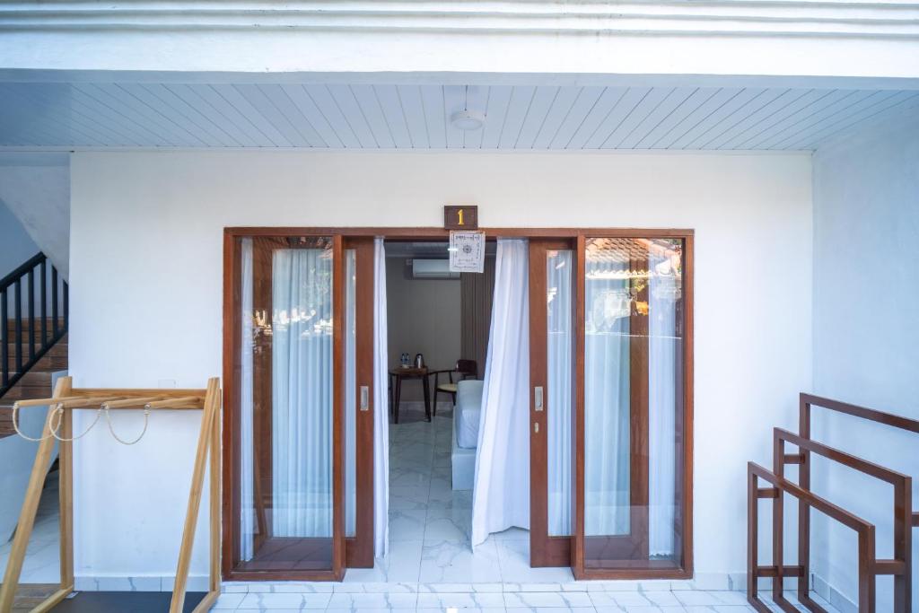 لابی و فضای عمومی Pondok Bingin Guest House - تصویر ۵