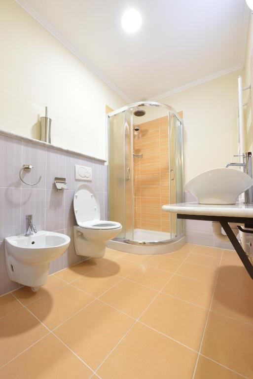 Villa Fozzi - Twin Room With Private Bathroom