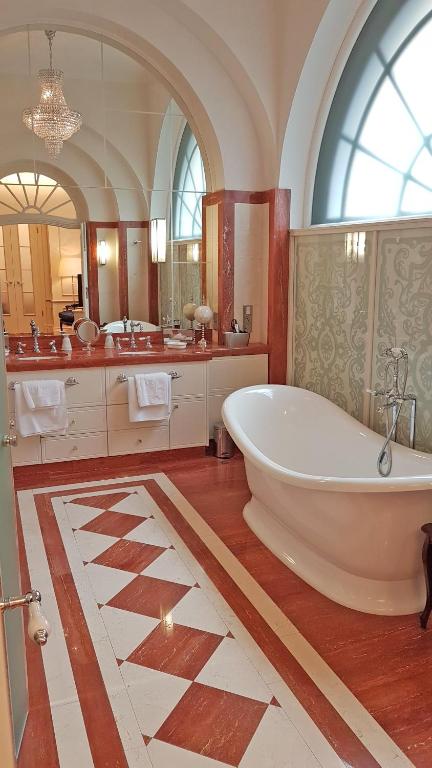 Best Western Plus Hotel StadtPalais - Luxourious Suite